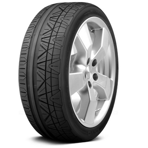 Llanta 225/55R16 Nitto INVO 95V