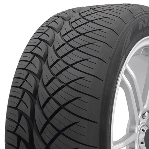 Llanta 255/40R20 Nitto NT420 101V